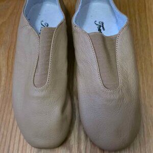 Theatricals Jazz Dance Shoes, Tan Size 4.0 M